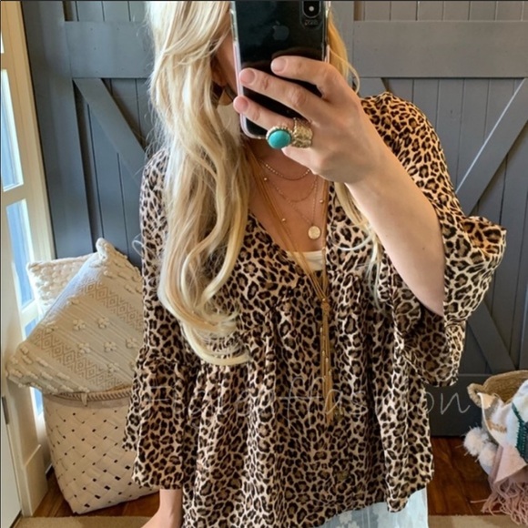 🌟LAST ONE LEFT🌟 Darling Leopard Print Blouse - Picture 2 of 4